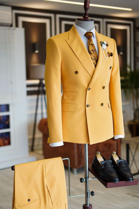 Nigel New Arrival Yellow Peaked Lapel Double Breasted Tailored Prom Suits