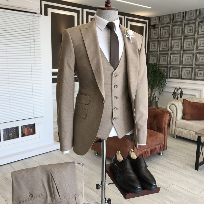 Jacob Formal Light Brown 3-Pieces Peaked Lapel Slim Fit Men Business Suits Jacob Formal Light Brown 3-Pieces Peaked Lapel Slim Fit Men Business Suits
