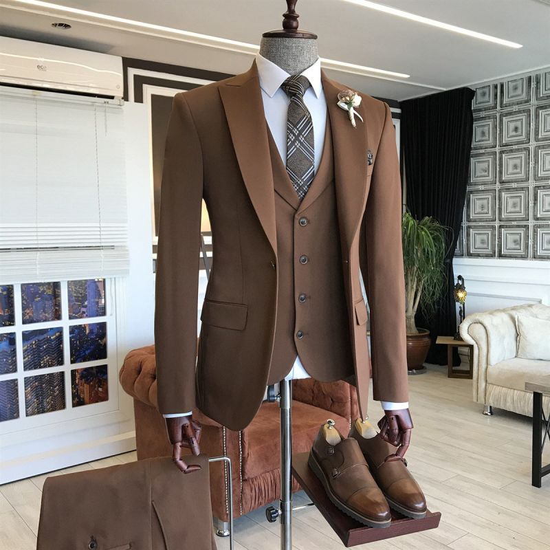 Charles Newest Brown 3-Pieces Peaked Lapel Business Suits For Men |  Allaboutsuit