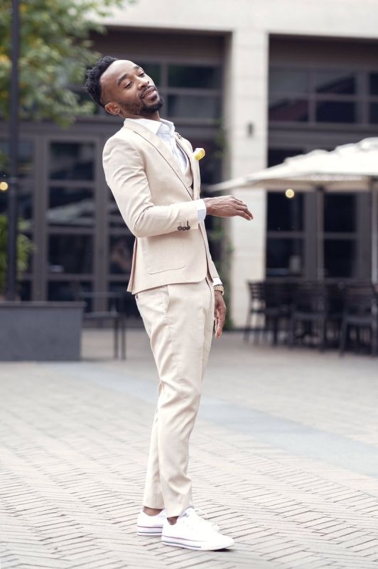 Matthew Latest Design Stylish Slim Fit Bespoke Peaked Lapel Men Suits