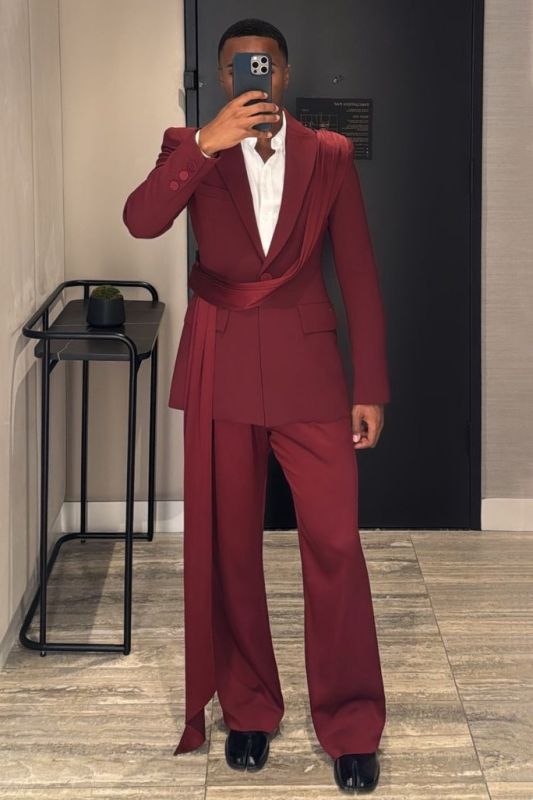 burgundy prom dress and suit Zapaka Men's Burgundy Prom Suits 3 Pieces Peak Lapel Wedding Suits, Burgundy / 48 main image 0