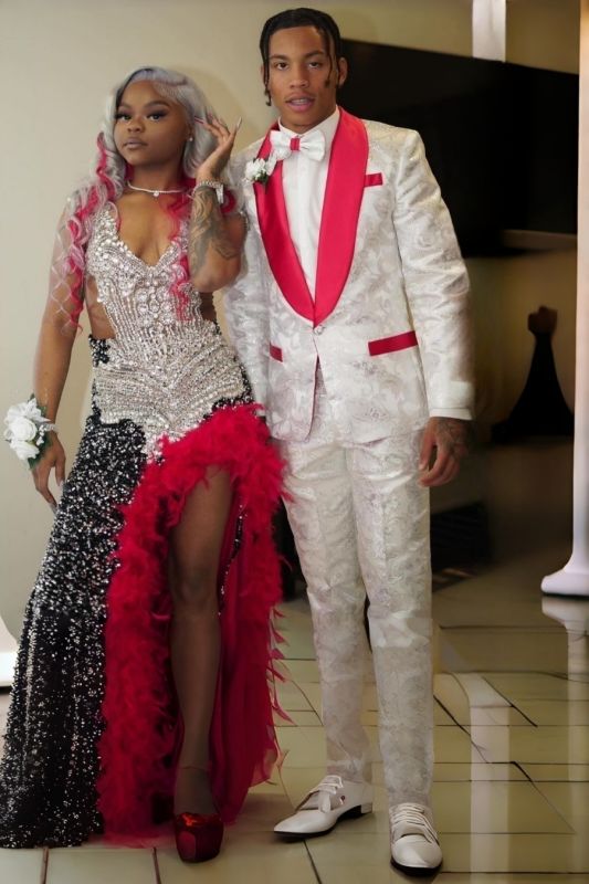 Donald Stylish White Jacquard Prom Suits With Red Stain Lapel