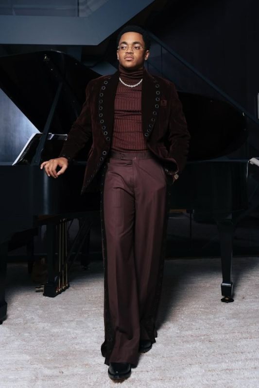 Christian Elegant Burgundy Velvet Prom Suits With Eyelet Buttons