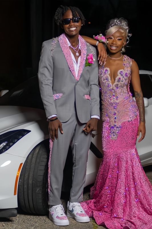 Cliff Chic Gray Prom Suits With Pink Beading Shawl Lapel