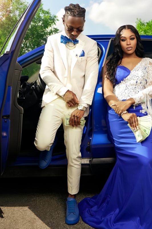 Gilbert Simple Off-White Notched Lapel Prom Suits With Flaps