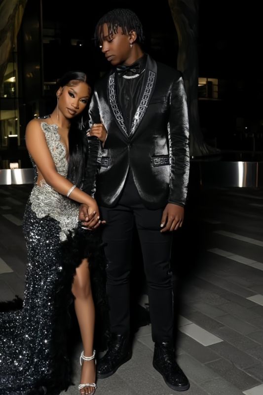 Giancarlo Bespoke Black Velvet Shawl Lapel One Button Prom Suits With Beading