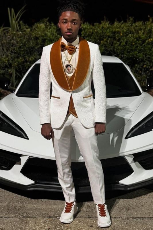 Howard Fashion White Jacquard Three Pieces Prom Suits With Velvet Vest