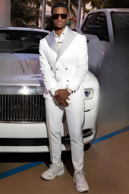 Glenn Charming White Double Breasted Prom Suits With Gray Satin Lapel