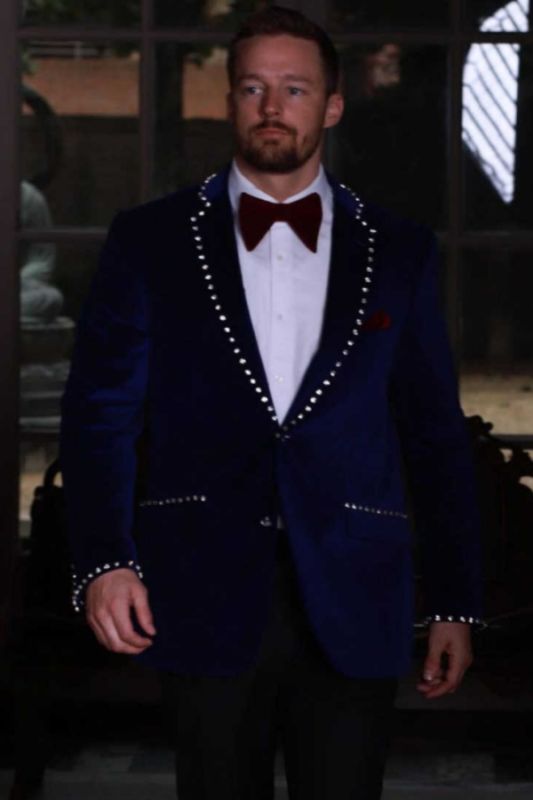 Lee Decent Navy Velvet Notched Lapel Prom Suits With Crystal