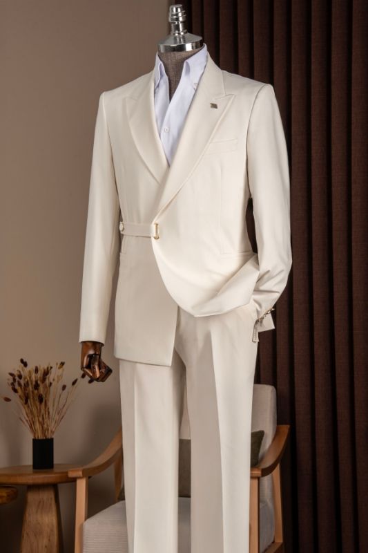 Payne Fashion Beige Peaked Lapel Wedding Suits With Sash