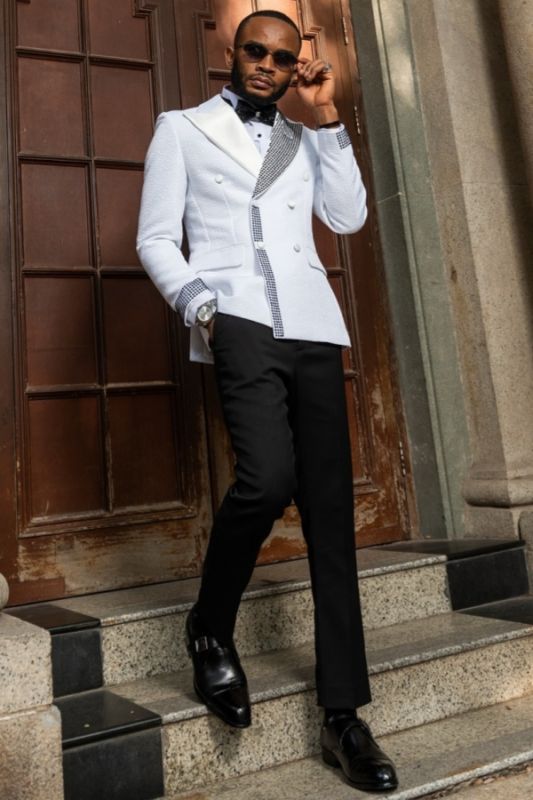 Tate Charming White Jacquard Peaked Lapel Double Breasted Prom Suits With Black Beading