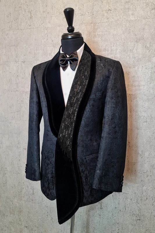 Steward Stylish Black Jacquard Beading Prom Suits With Asymmetric Velvet Lapel