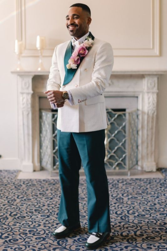 Theobald Gentle Off-White Waffle Double Breasted Prom Suits With Velvet Shawl Lapel And Pants