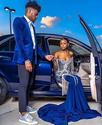 Royal Blue Velvet Prom Outfits Online | Chic Peaked Laple Men's Suit with Two Pieces