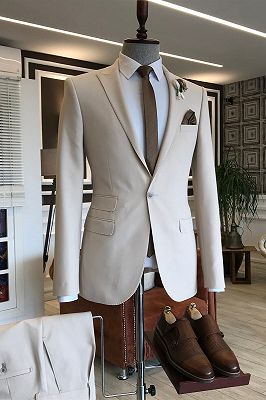 Formal Light Khaki Peaked Lapel One Button 3 Flaps Men Suits_1