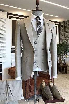 Luther Popular Light Khaki Peaked Lapel 2 Flaps Bespoke Business Suits_1