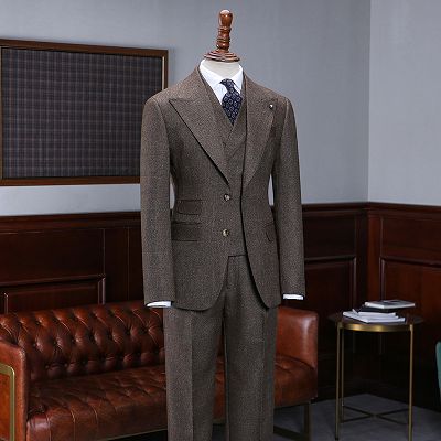 Andre Latest Coffee 3 Pieces Peaked Lapel Slim Fit Custom Suit For Men_2