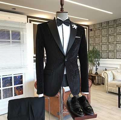 Andrew Fashion Black Sparkle Stripes Peaked Lapel Men Suits_2