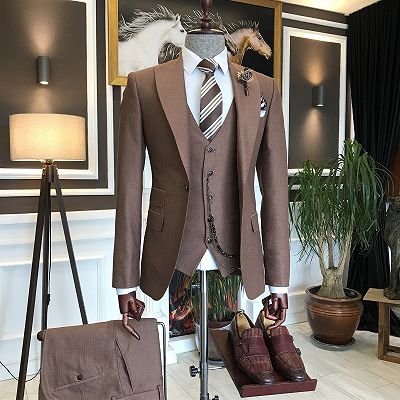 Claude Chic Brown Peaked Lapel Three Pieces Best Fitted Business Men Suits_3