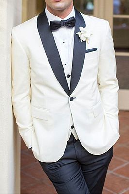 Design White Groomsmen Suits | Bespoke Three Pieces Wedding Tuxedos_1