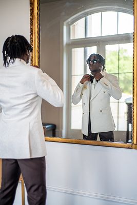 Charles Bespoke White Jacquard Double Breasted Prom Suits With Satin Shawl Lapel_3