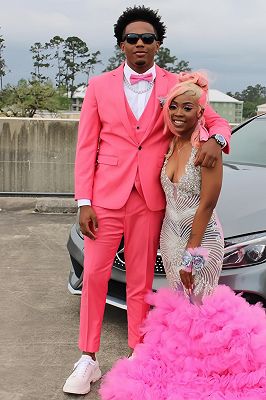 Dillon Chic Rose Notched Lapel Three Pieces Prom Suits