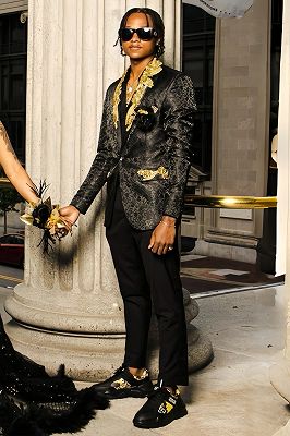 Elroy Generous Black Jacquard Shawl Lapel Beading Prom Suits