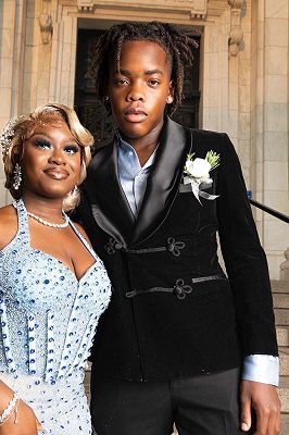 Emmanuel Fancy Black Velvet Satin Shawl Lapel Prom Suits