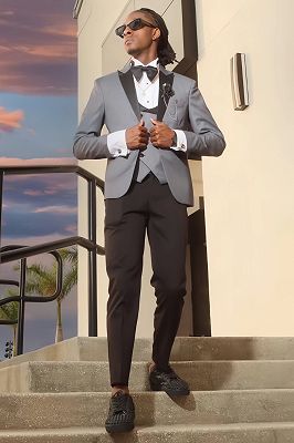Gregary Handsome Gray Three Pieces Peaked Lapel Prom Suits
