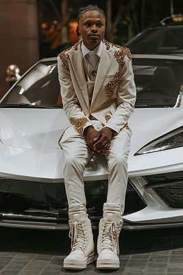 Jerry Stylish White Peaked Lapel Three Pieces Prom Suits With Beading