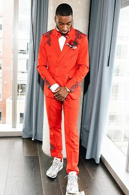 Isaac Fashion Red Peaked Lapel Double Breasted Prom Suits With Beading_3