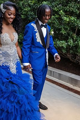 Jesse Bespoke Royal Blue Three Pieces Shawl Lapel Prom Suits With Beading_2