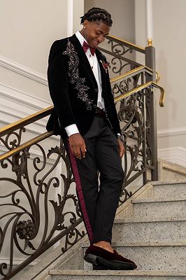 Ingemar Bespoke Black Velvet Peaked Lapel Beading Prom Suits