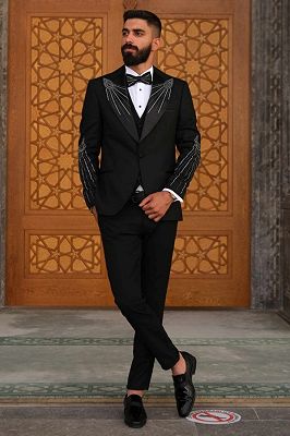 Lambert Chic Black Peaked Lapel Three Pieces Prom Suits With Crystal