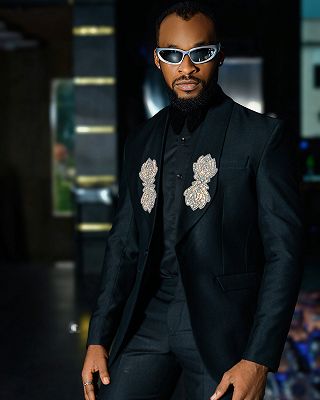 Lawrence Fancy Black One Button Prom Suits With Butterfly Appliques_2