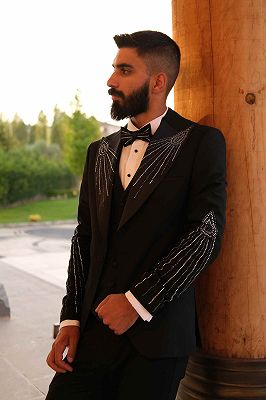 Lambert Chic Black Peaked Lapel Three Pieces Prom Suits With Crystal
