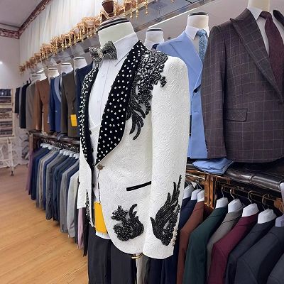 Lester Charming White Jacquard Three Pieces Prom Suits With Beading_2