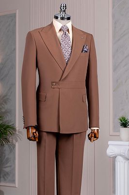 Raymond Fashion Caramel Peaked Lapel One Button Prom Suits With Sash