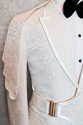 Roman Chic White Jacquard Peaked Lapel Prom Suits With Shawl