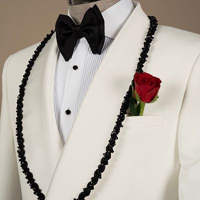 Rollins Charming White Shawl Lapel Double Breasted Wedding Suits With Trimming