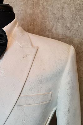 Rudolf Charming White Jacquard Peaked Lapel Prom Suits With Satin Belt