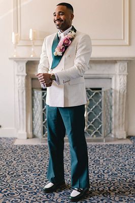 Theobald Gentle Off-White Waffle Double Breasted Prom Suits With Velvet Shawl Lapel And Pants