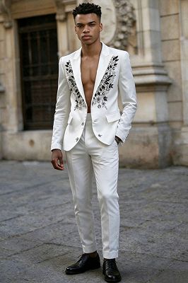 Ternence Fashion White Peaked Lapel Beading Prom Suits